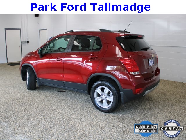 2021 Chevrolet Trax LT photo 2