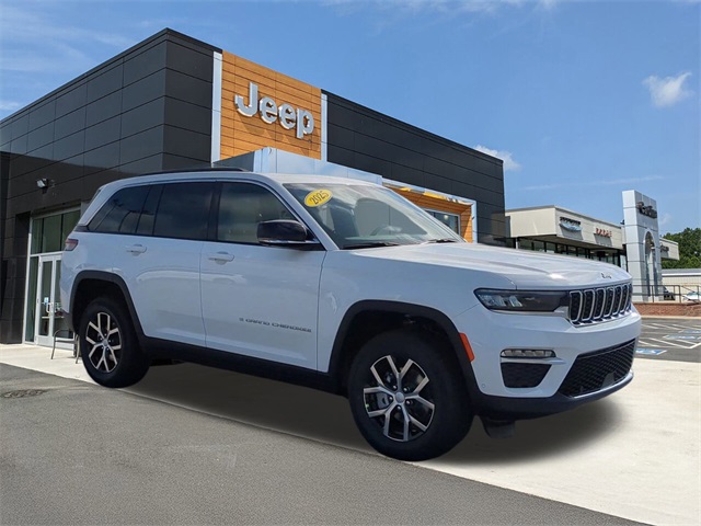 2025 Jeep Grand Cherokee Limited photo 2