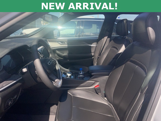 2024 Jeep Grand Cherokee Limited photo 5