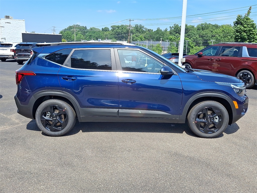 2026 Kia Seltos EX photo 7