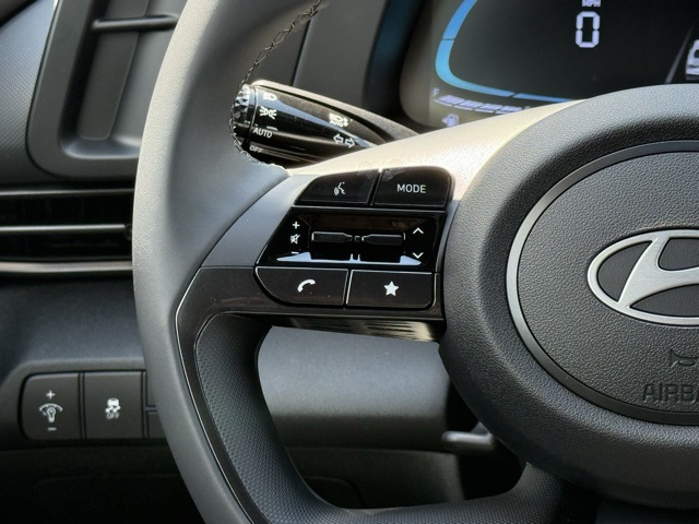2025 Hyundai Elantra SEL Sport photo 19