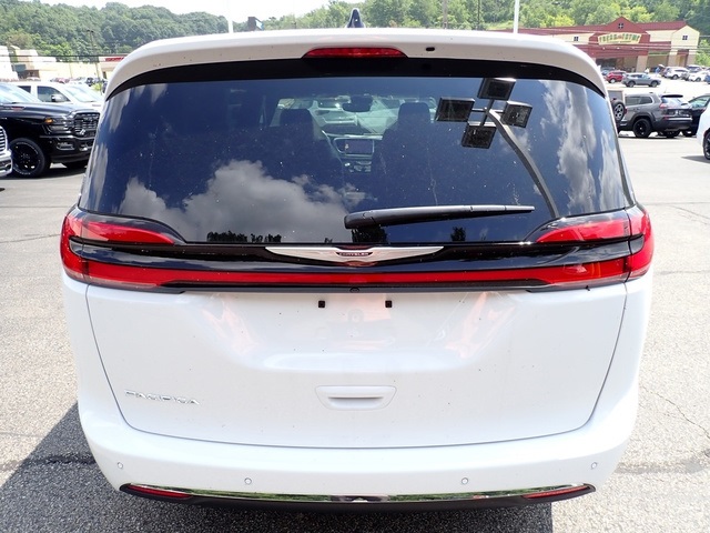 2025 Chrysler Pacifica photo 4