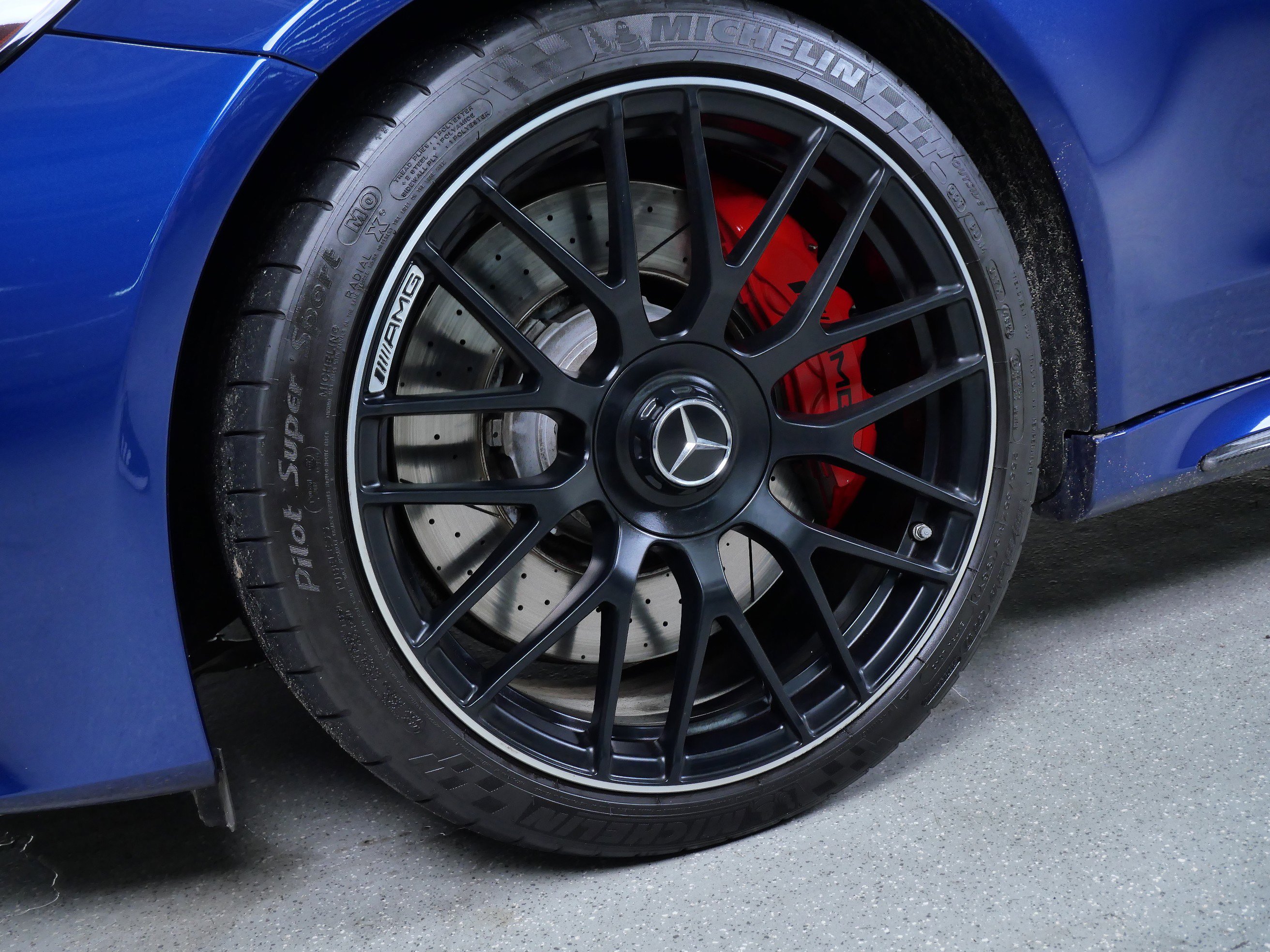 2019 Mercedes Benz C AMG 63 S photo 11