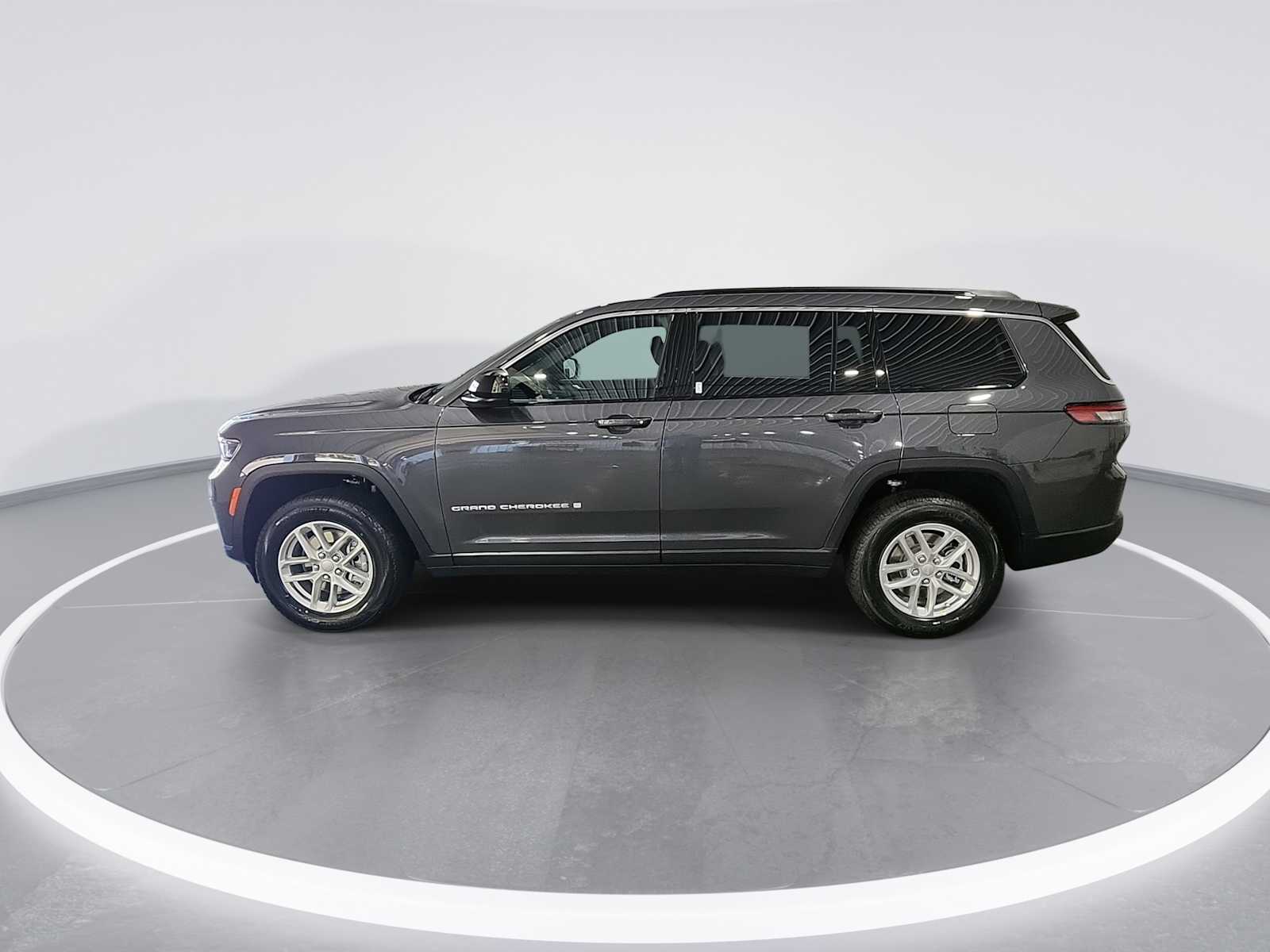 2025 Jeep Grand Cherokee Laredo X photo 5
