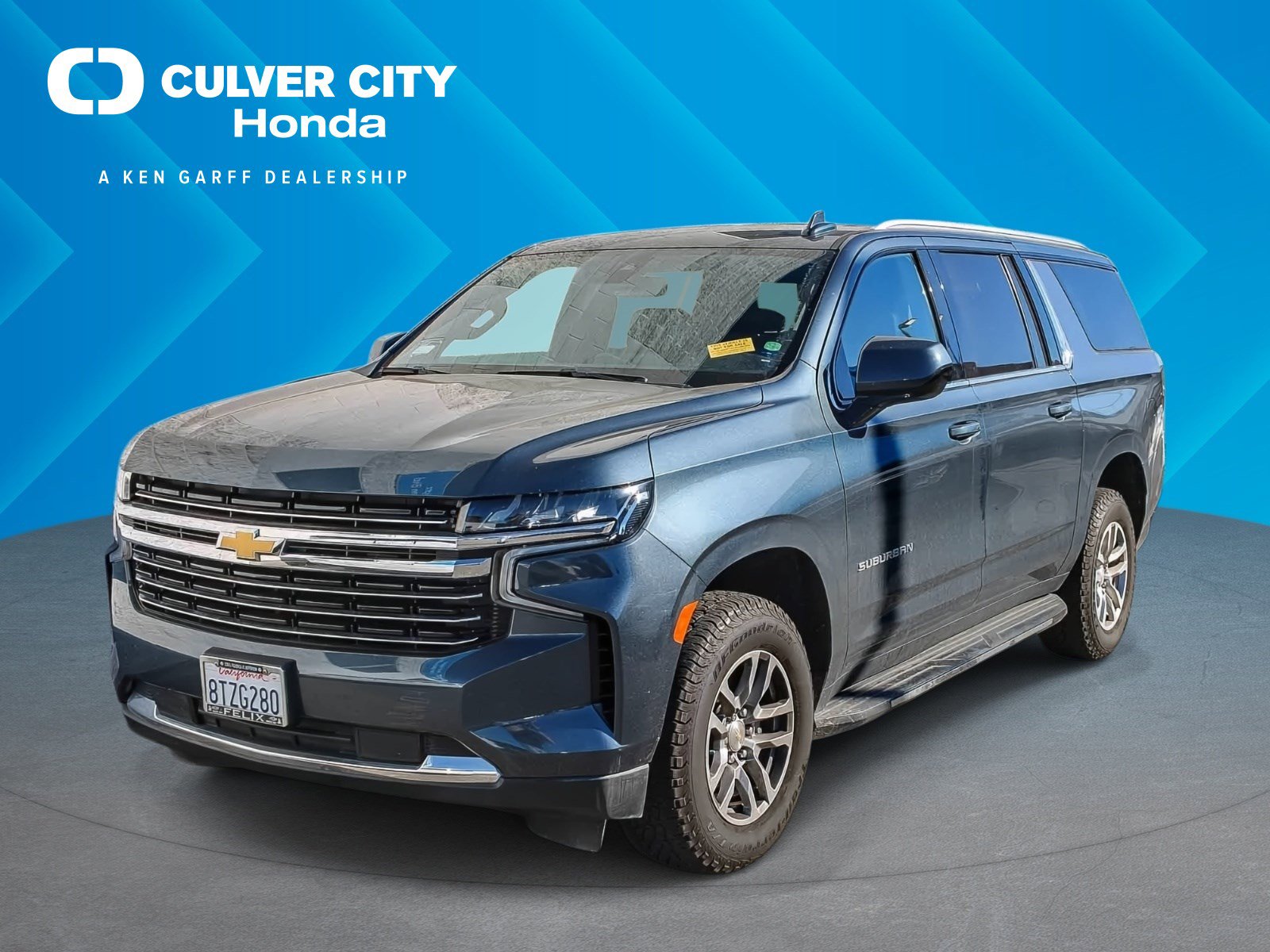 2021 Chevrolet Suburban LT's photo
