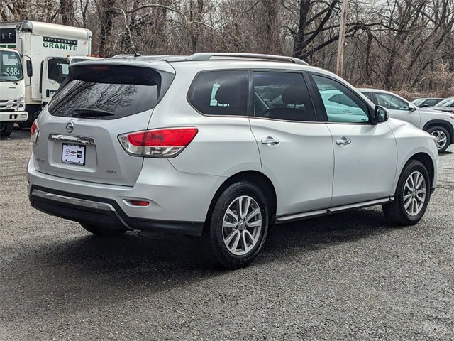2016 Nissan Pathfinder Platinum photo 2