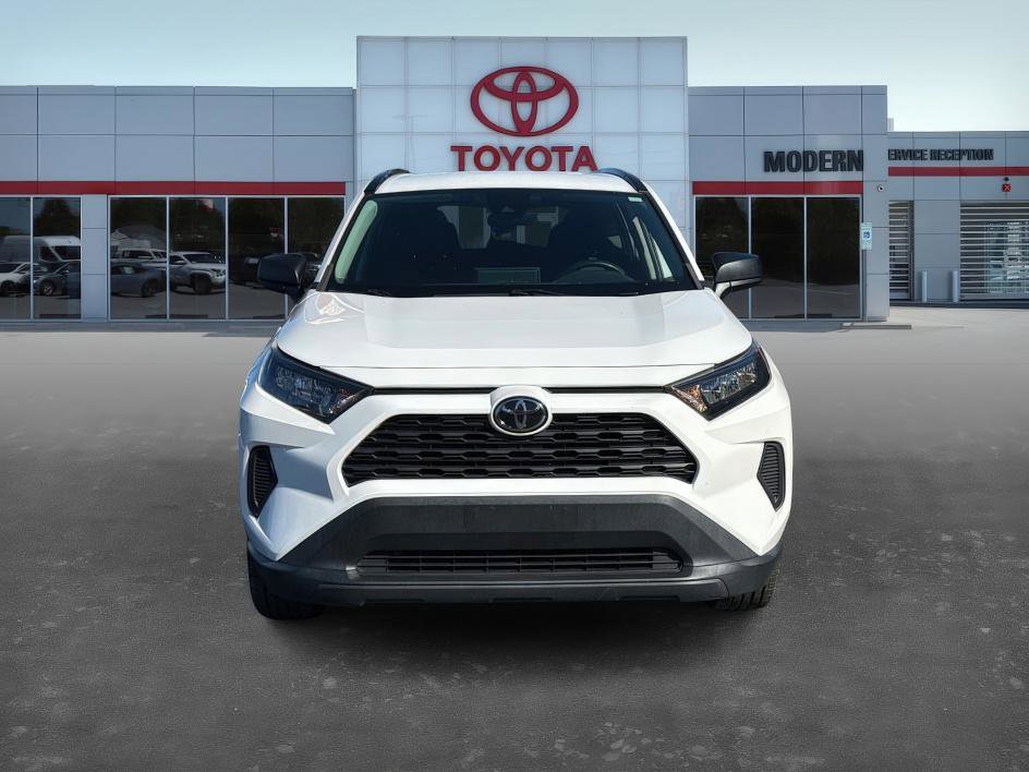 2021 Toyota RAV4 LE photo 2