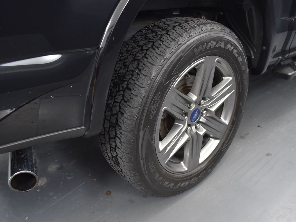 2020 Ford F-150 XLT photo 18