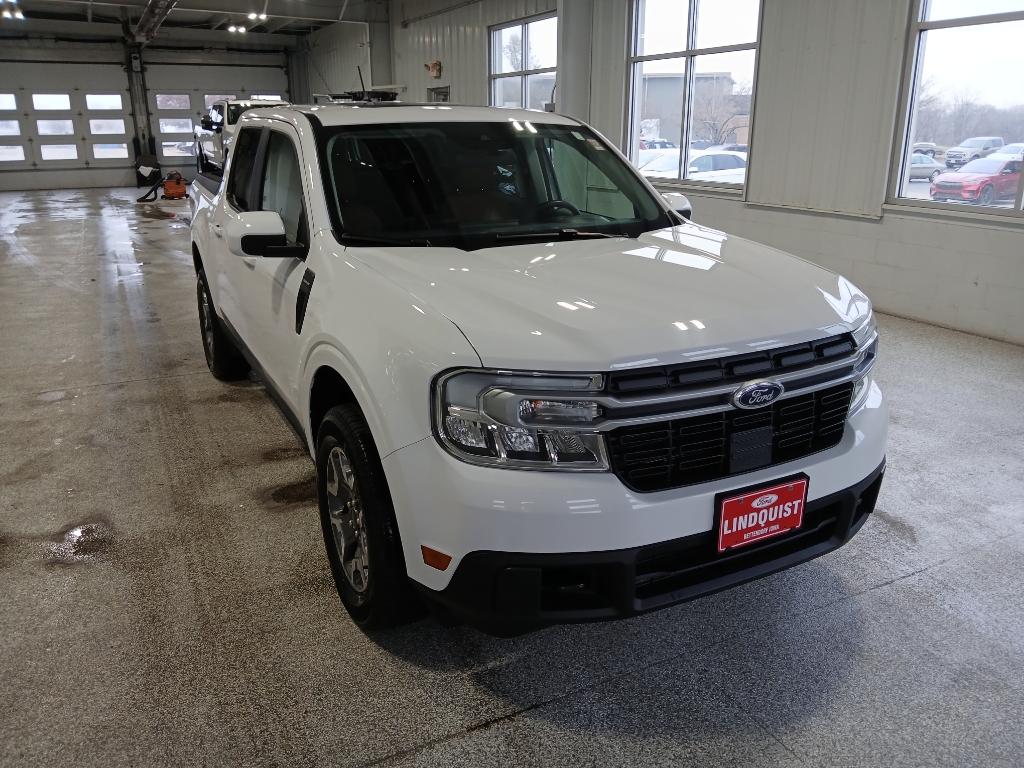 2023 Ford Maverick Lariat photo 2