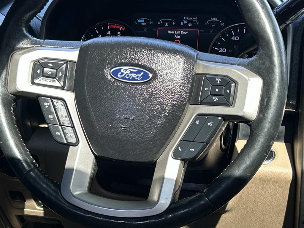 2017 Ford F-250 Lariat photo 14