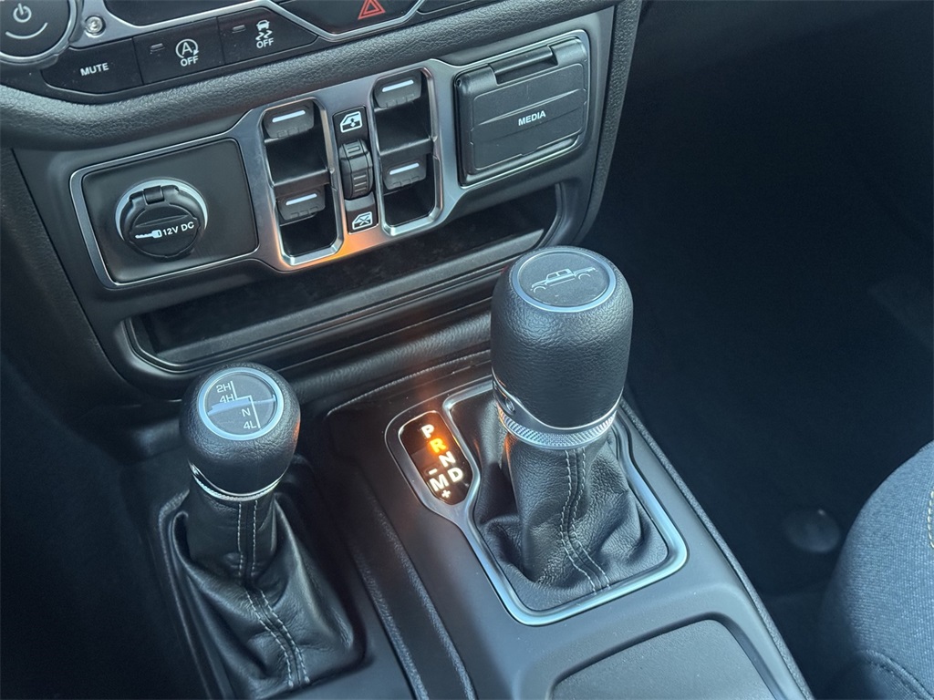 2025 Jeep Gladiator Sport photo 15