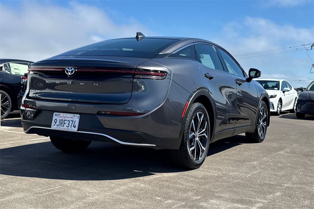 2024 Toyota Crown XLE photo 4