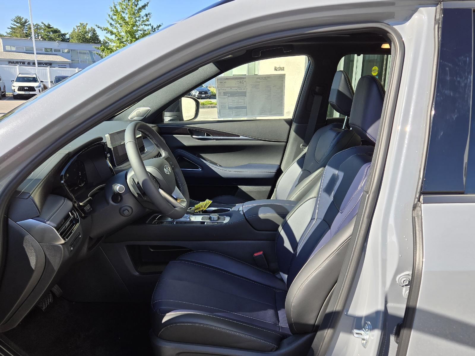 2026 Infiniti QX60 Luxe photo 3