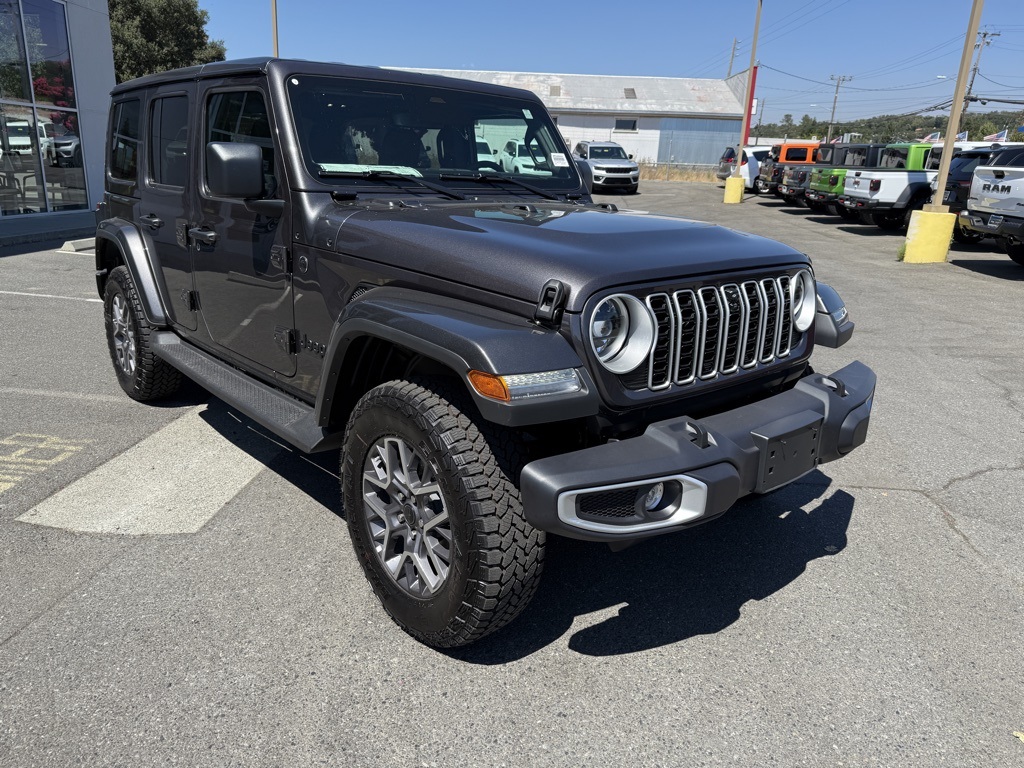 2025 Jeep Wrangler Sahara photo 7