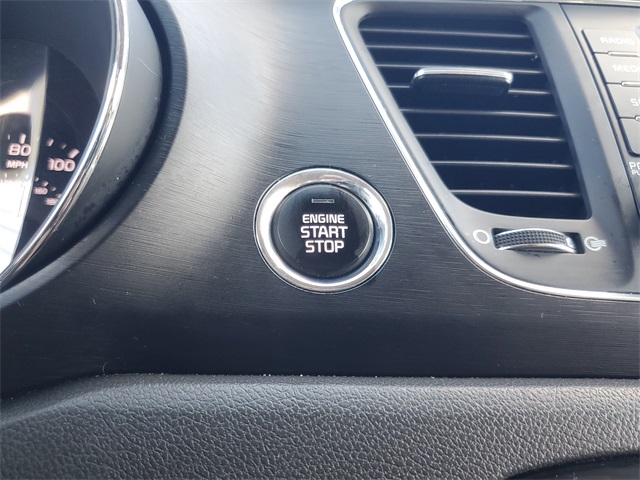 2017 Kia Sedona LX photo 21
