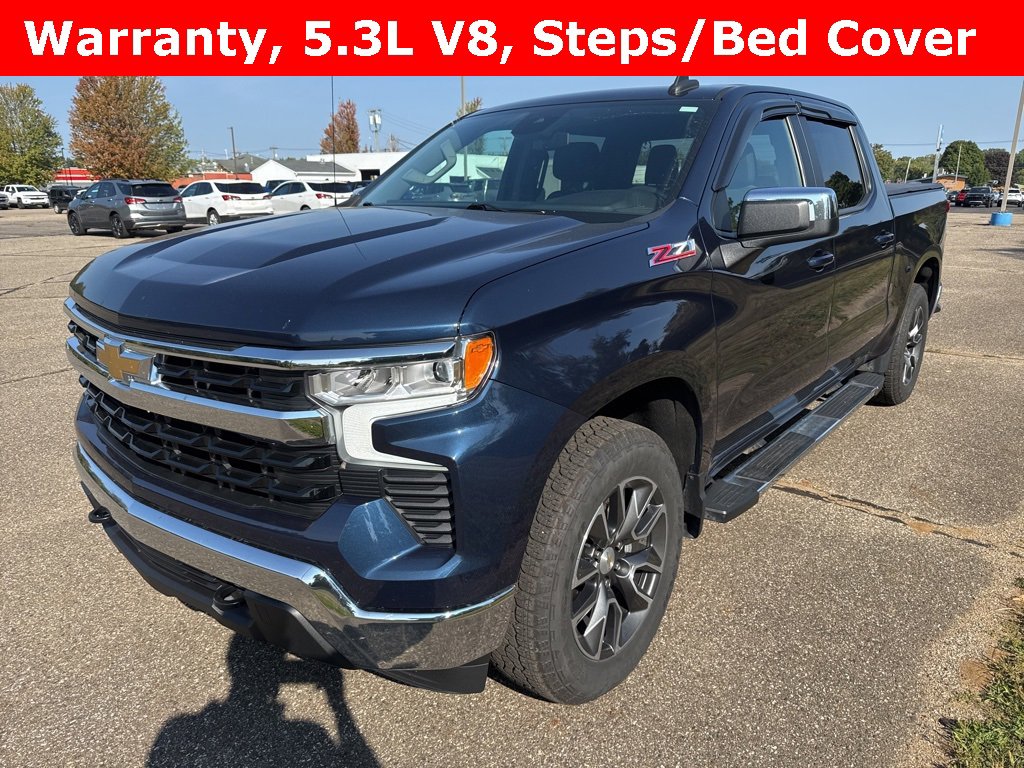 2022 Chevrolet Silverado 1500 LT photo 3