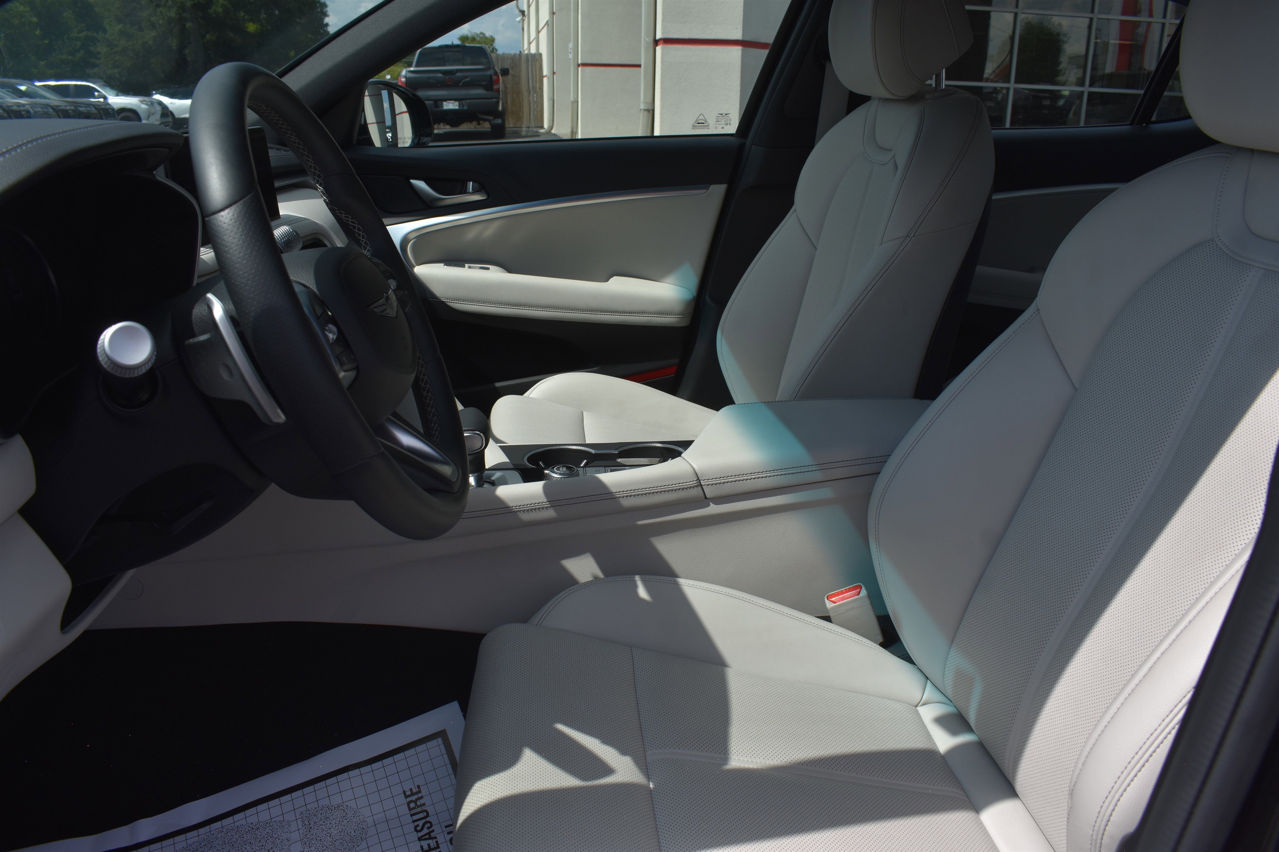 2025 Genesis G70 2.5T photo 3