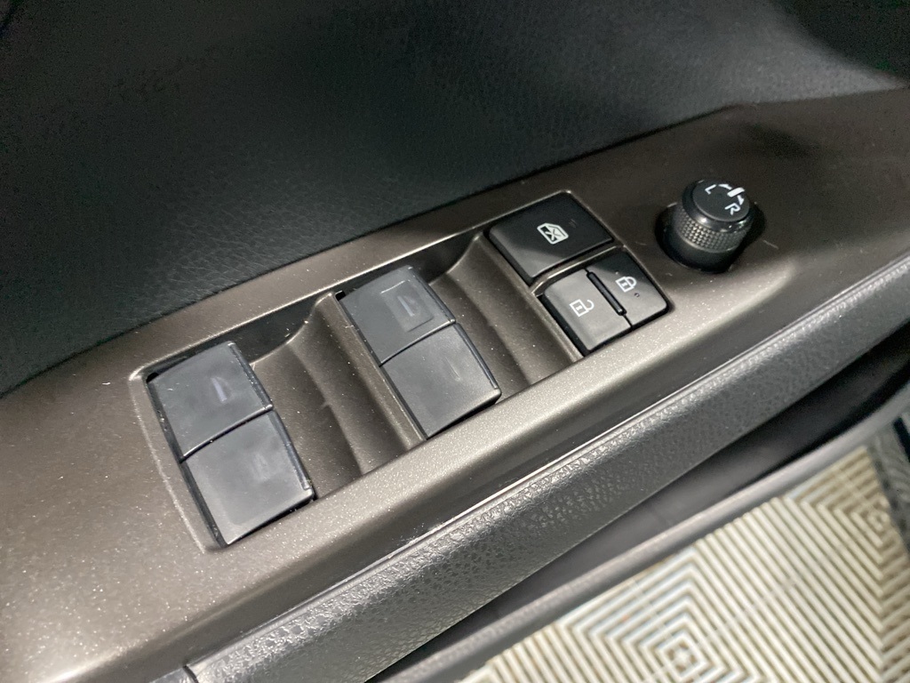2023 Toyota Camry SE photo 17