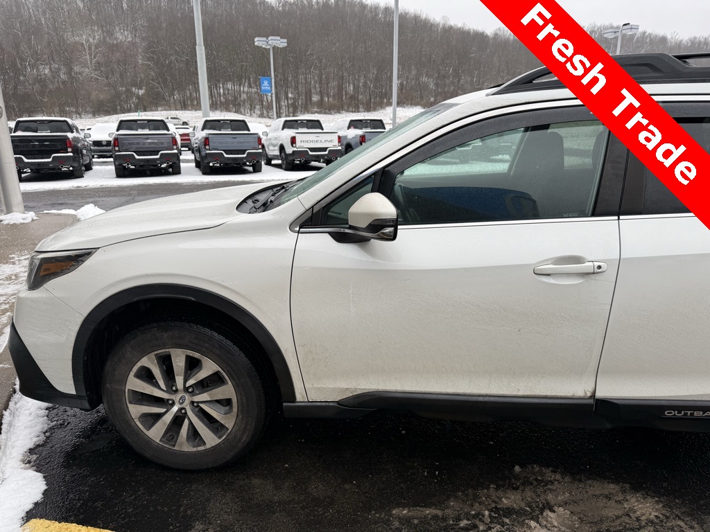 2020 Subaru Outback Premium's photo