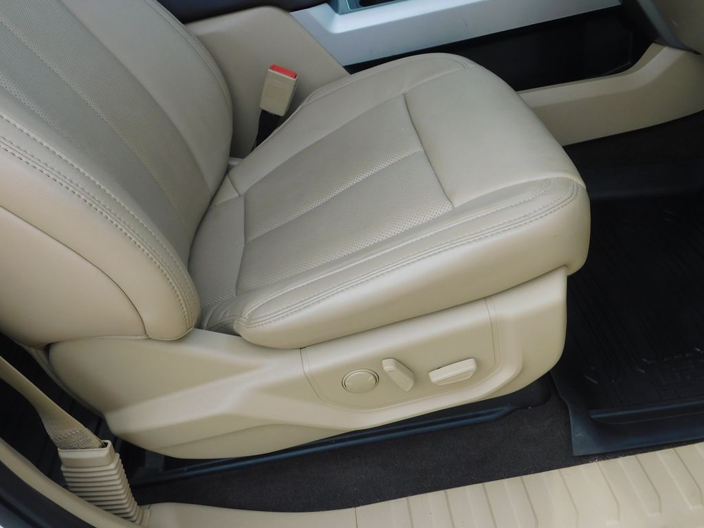 2019 Ford F-150 Lariat photo 15