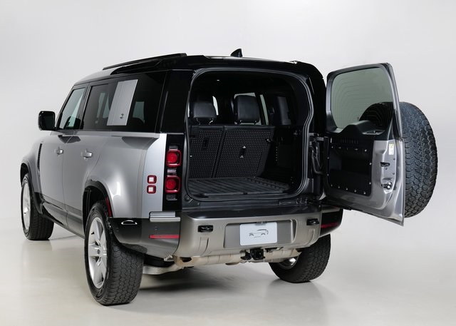 2024 Land Rover Defender 110 X-Dynamic SE photo 23