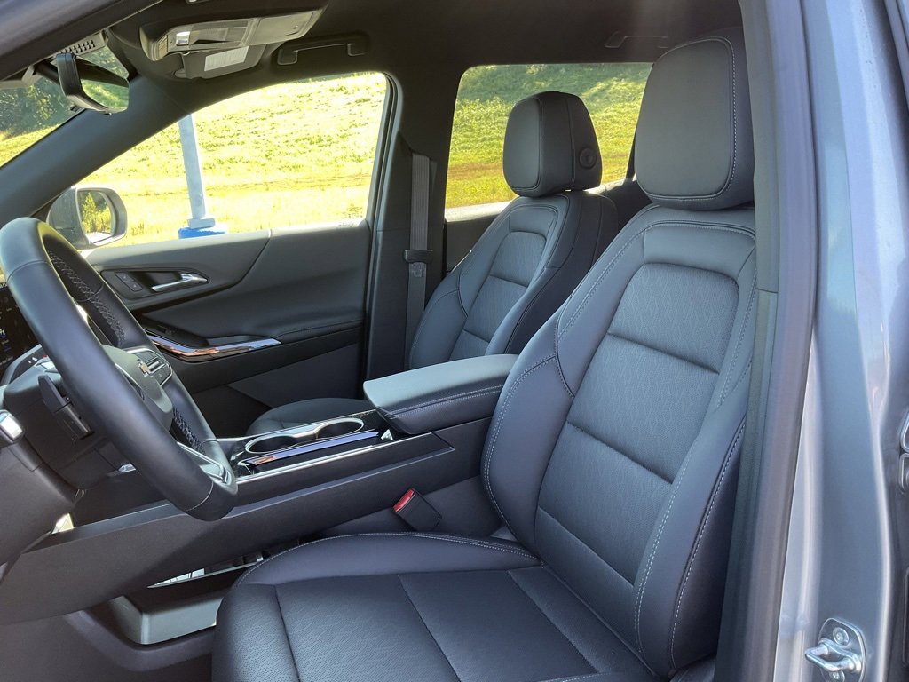 2025 Chevrolet Equinox LT photo 12