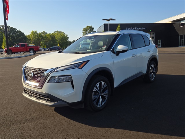 2021 Nissan Rogue SV photo 3