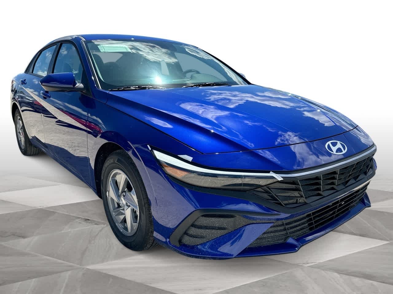 2025 Hyundai Elantra SE photo 2