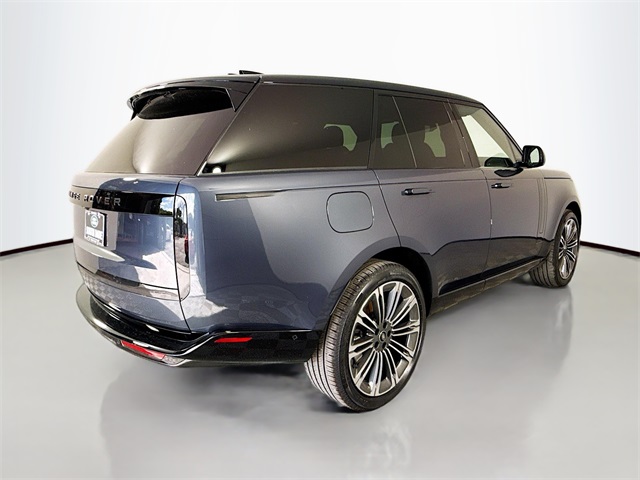 2025 Land Rover Range Rover SE photo 2