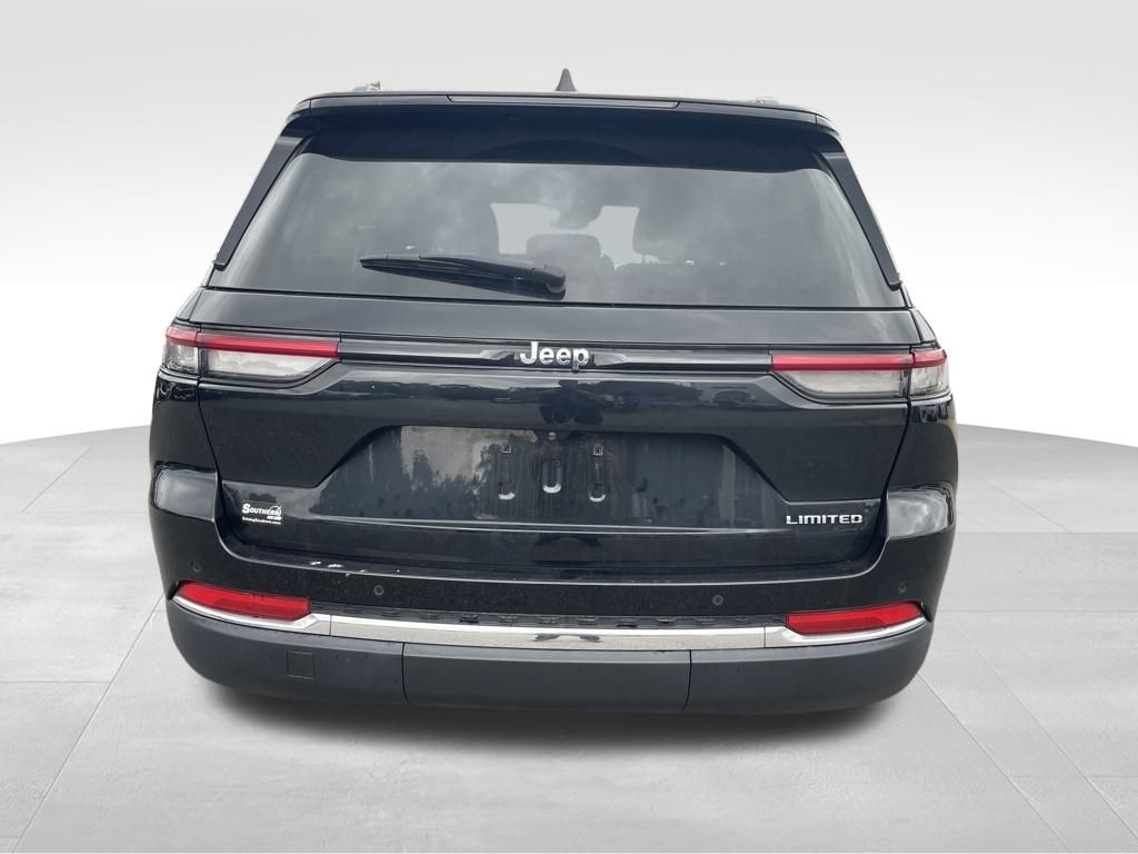 2023 Jeep Grand Cherokee Limited photo 3