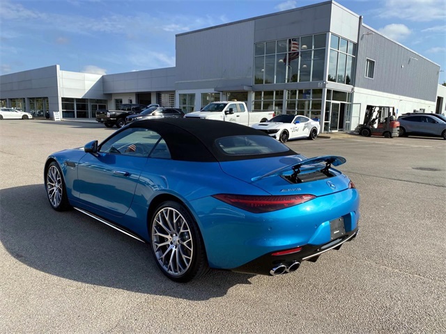 2024 Mercedes Benz SL 43 AMG photo 3