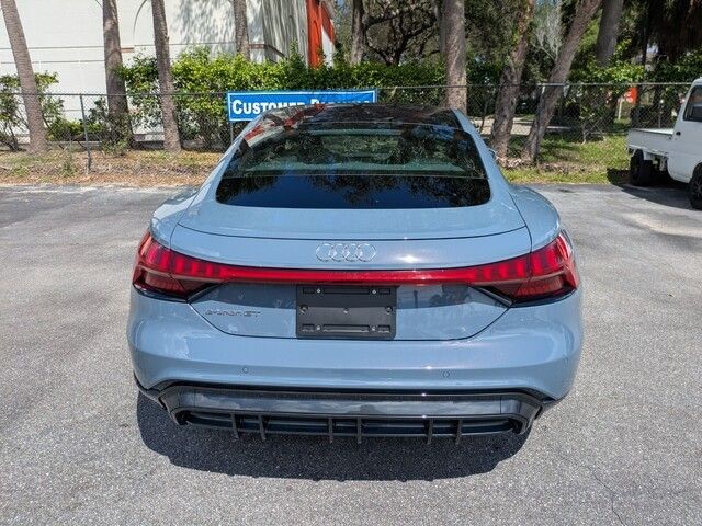 2023 Audi e-tron GT Premium Plus photo 5