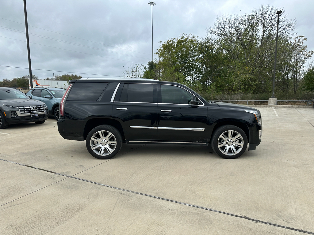 2017 Cadillac Escalade Premium Luxury photo 4