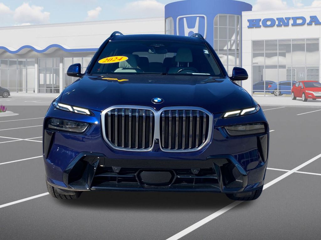 2024 BMW X7 40i's photo