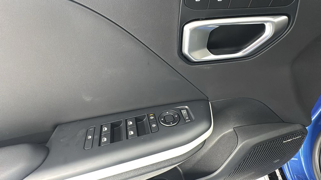 2025 Kia K4 GT-Line photo 17