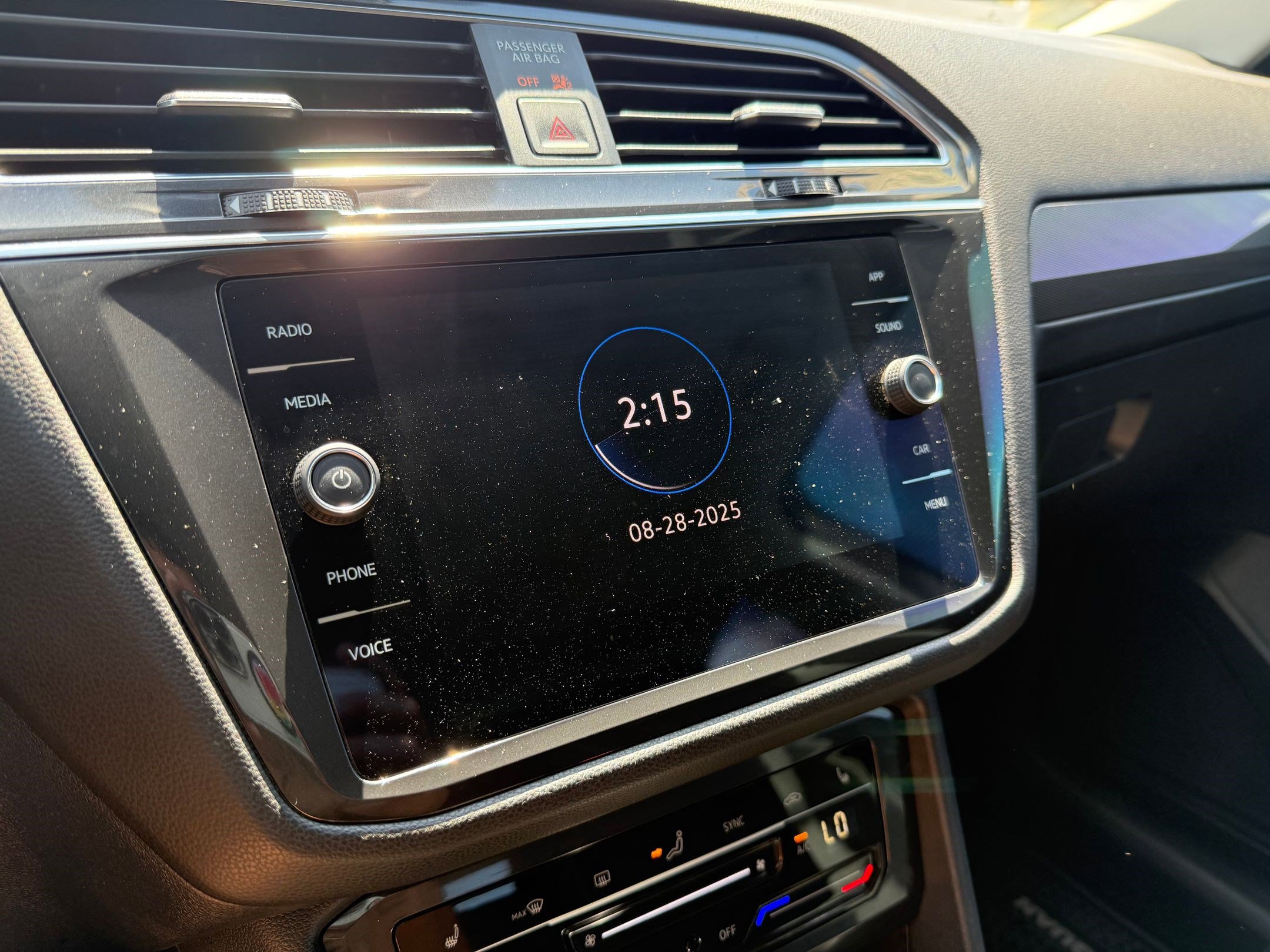 2023 Volkswagen Tiguan SE photo 23