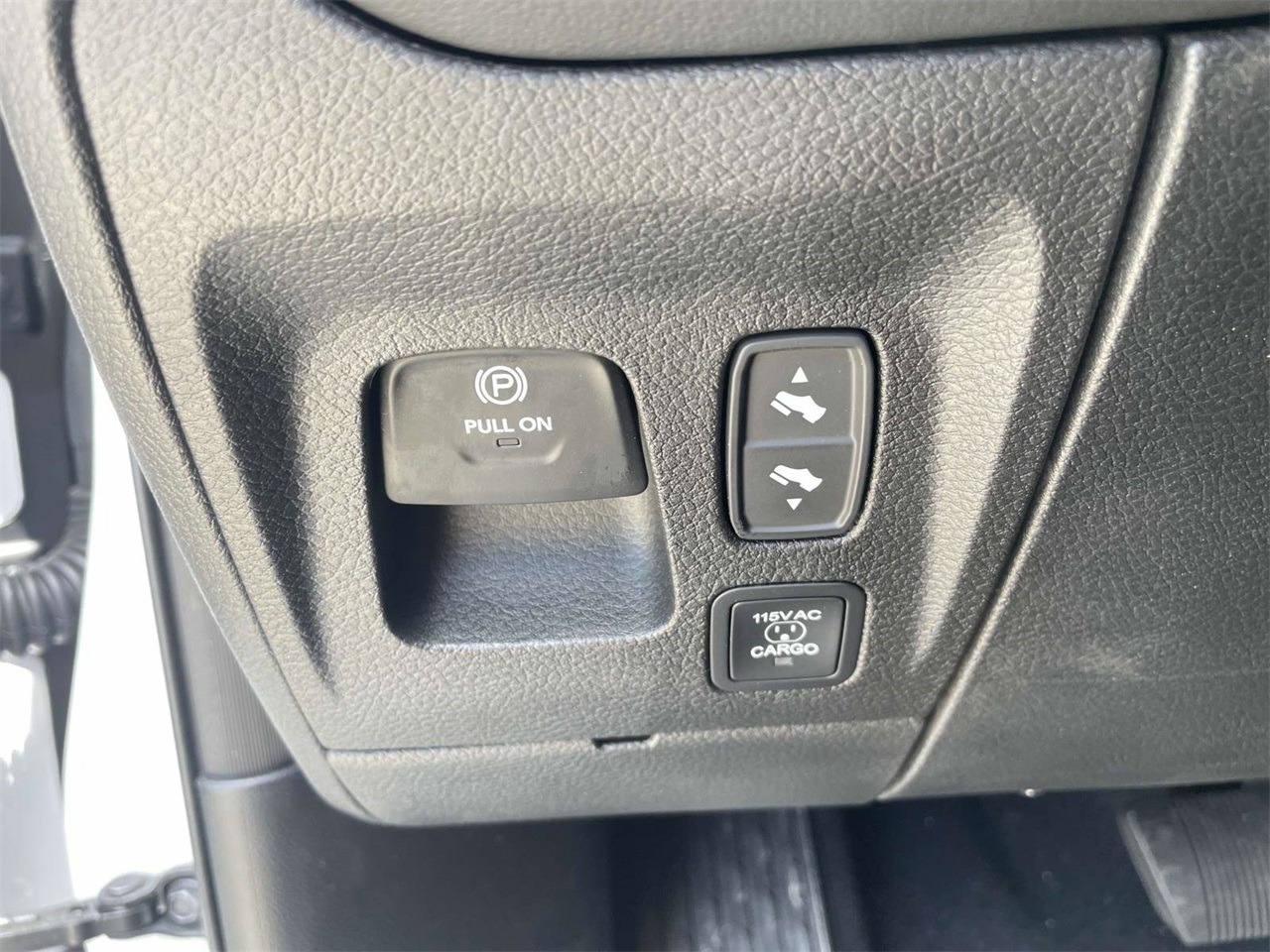 2025 Ram 1500 Limited photo 9