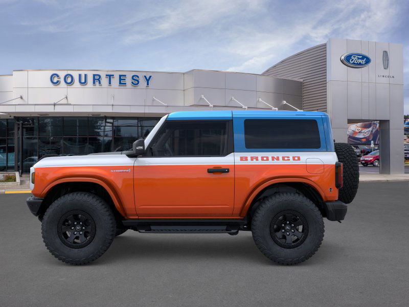 2025 Ford Bronco First Edition photo 2