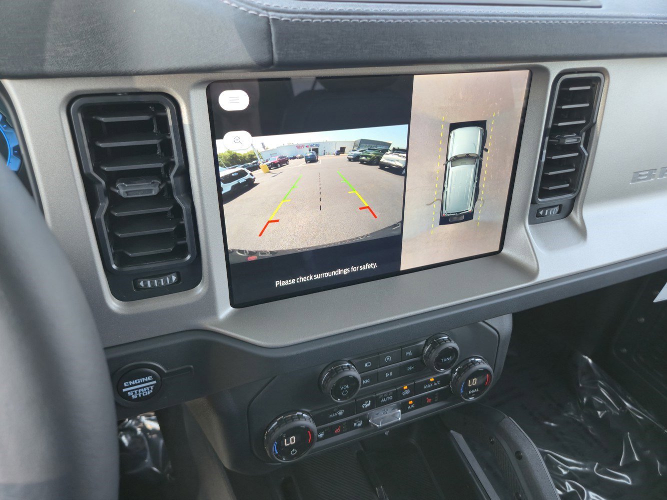 2025 Ford Bronco Outer Banks photo 8