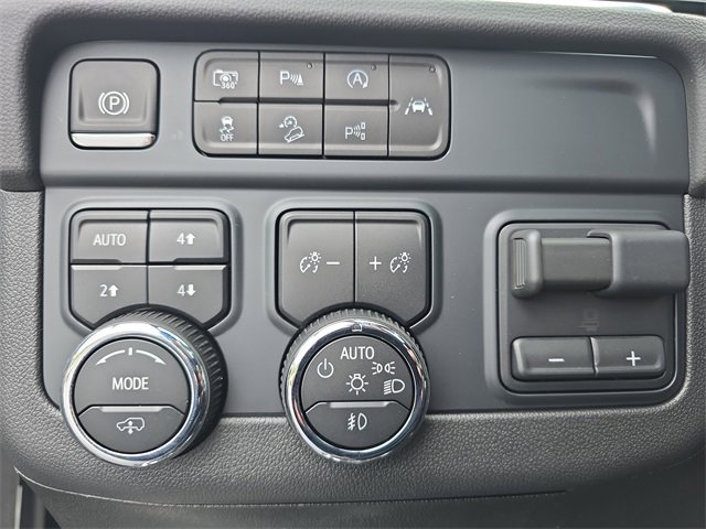 2025 Chevrolet Suburban RST photo 26