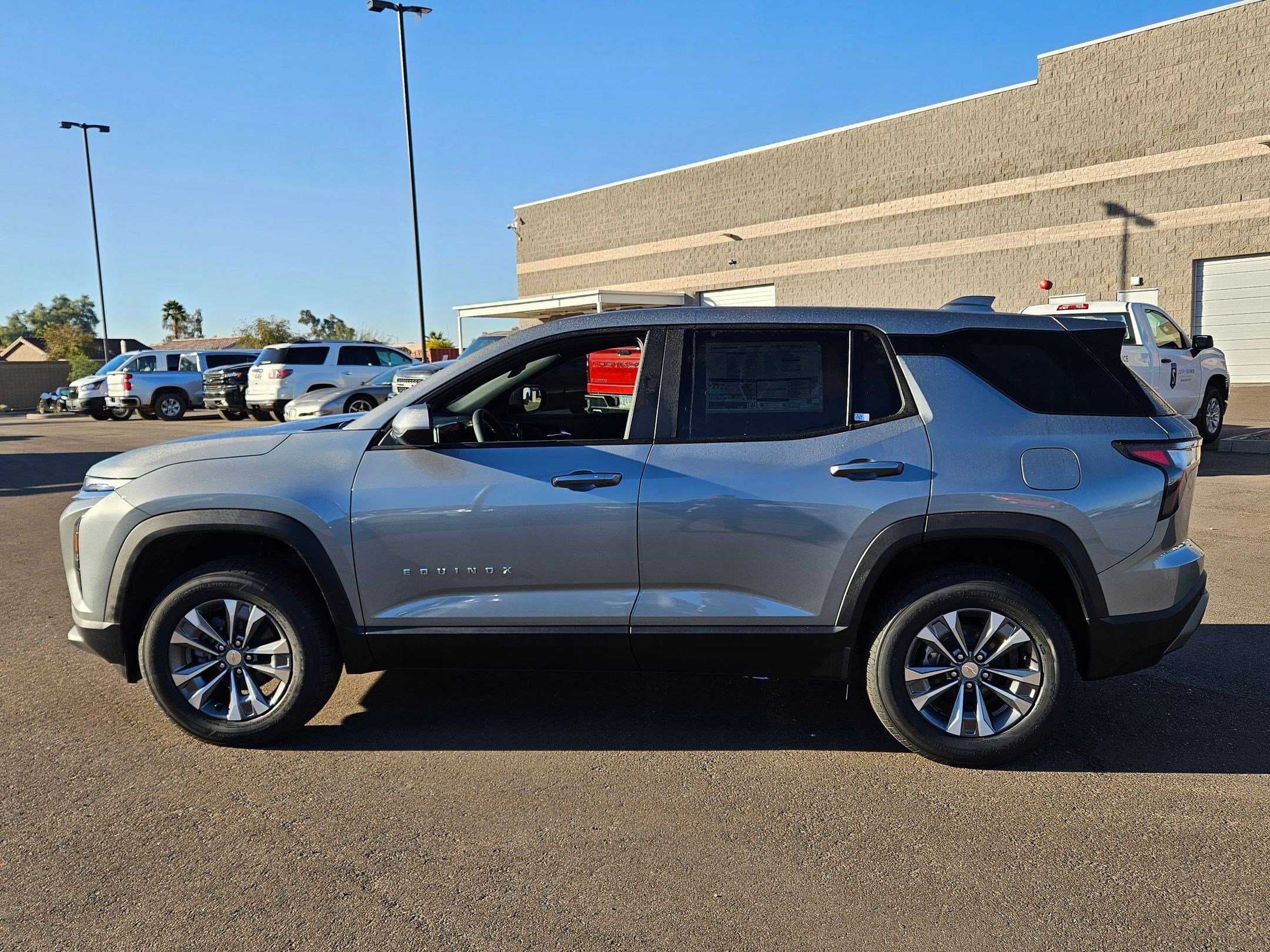 2026 Chevrolet Equinox LT photo 2