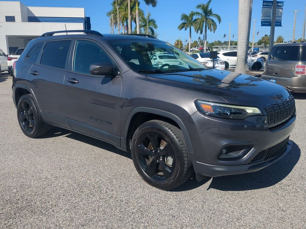 2020 Jeep Cherokee Latitude photo 2