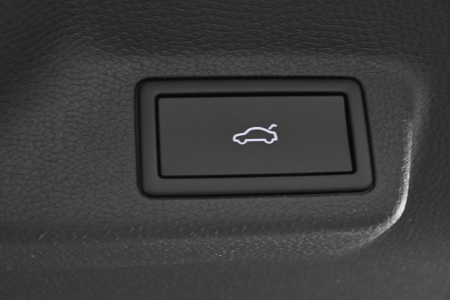 2025 Volkswagen ID. Buzz Pro Plus photo 12