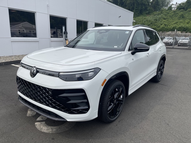 2025 Volkswagen Tiguan SE R-Line Black photo 3