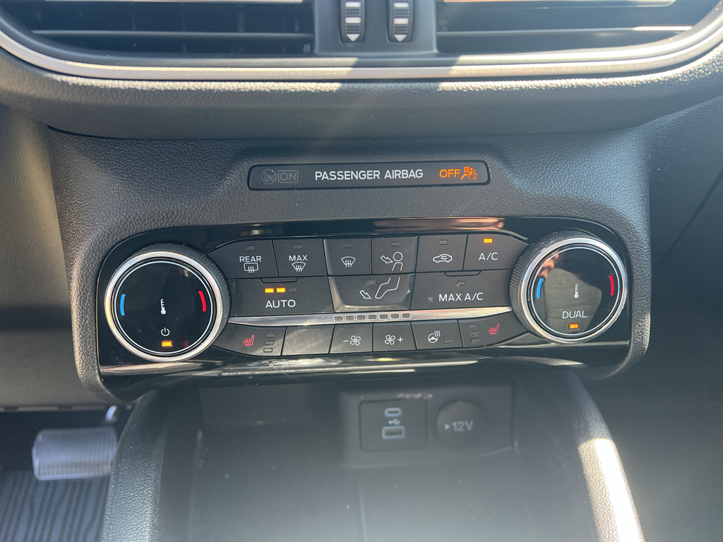 2022 Ford Escape SEL photo 12