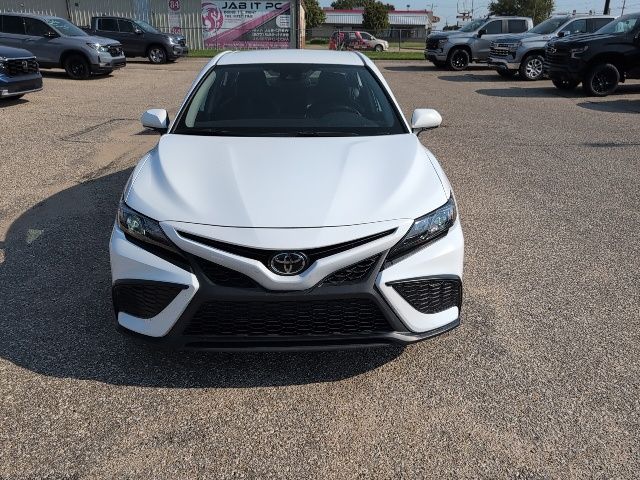 2024 Toyota Camry SE photo 2