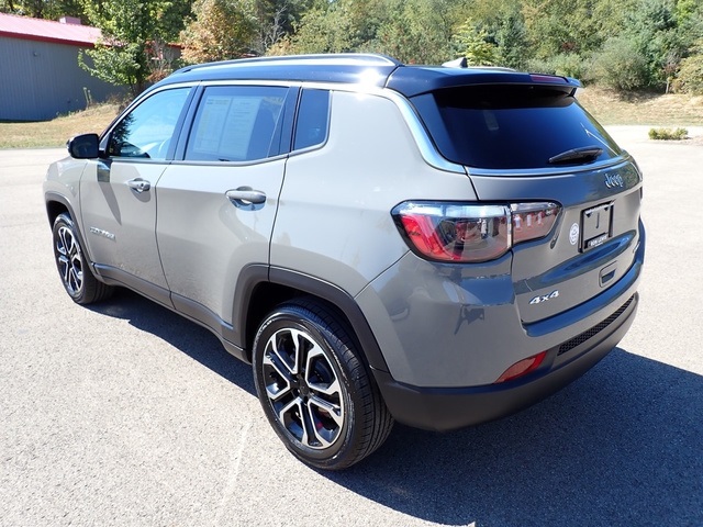 2022 Jeep Compass Limited photo 2