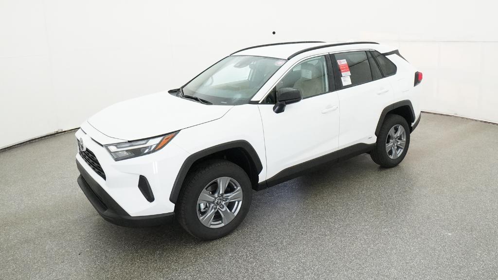 2025 Toyota RAV4 LE's photo