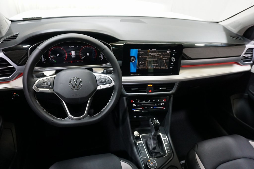 2025 Volkswagen Taos SEL photo 12