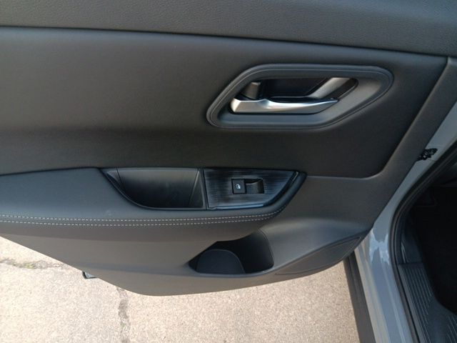 2026 Nissan Rogue SV photo 21